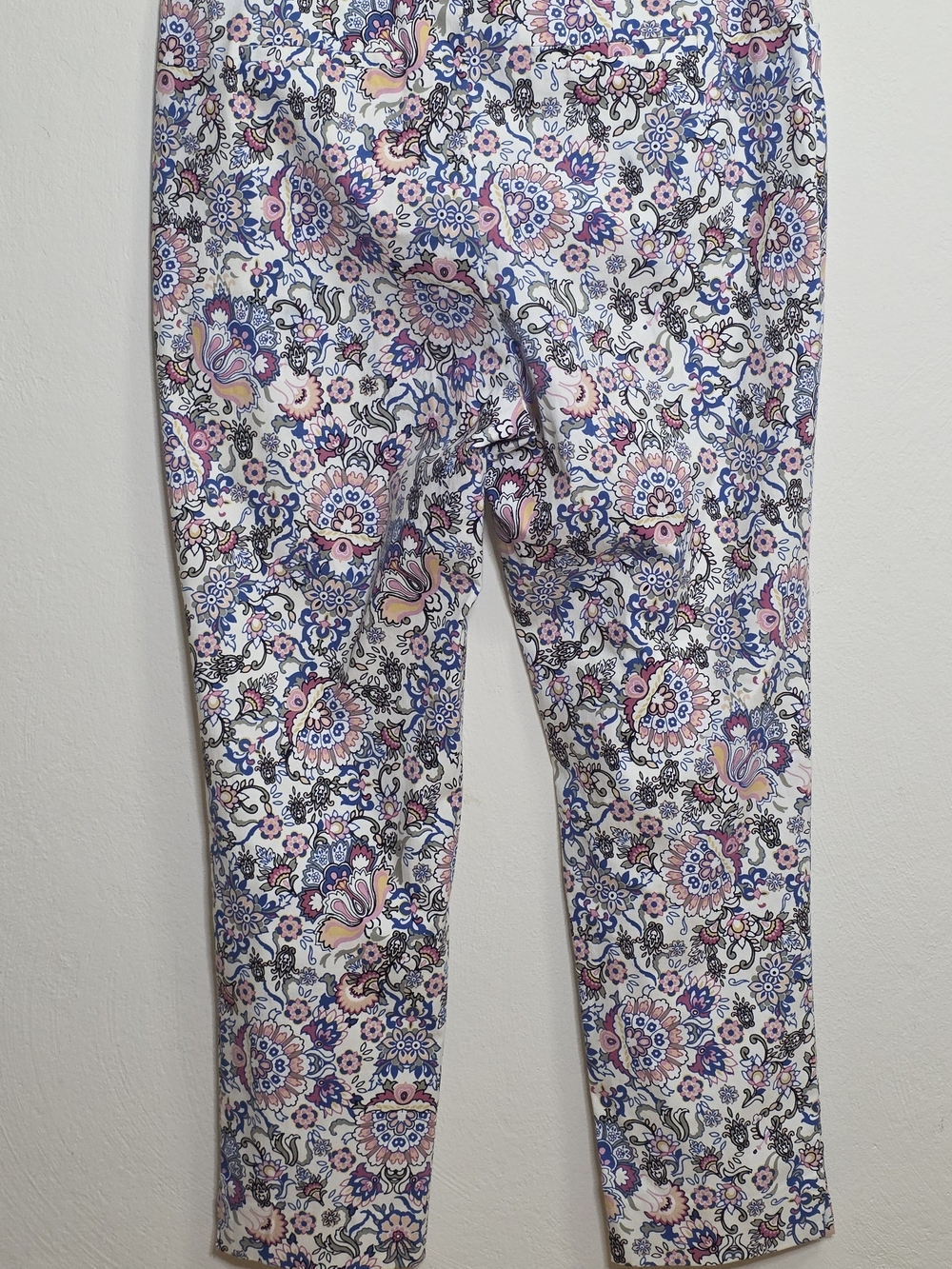 Chico's Floral Paisley Leggings in Pink, Blue & Cream - Picture 2 of 3